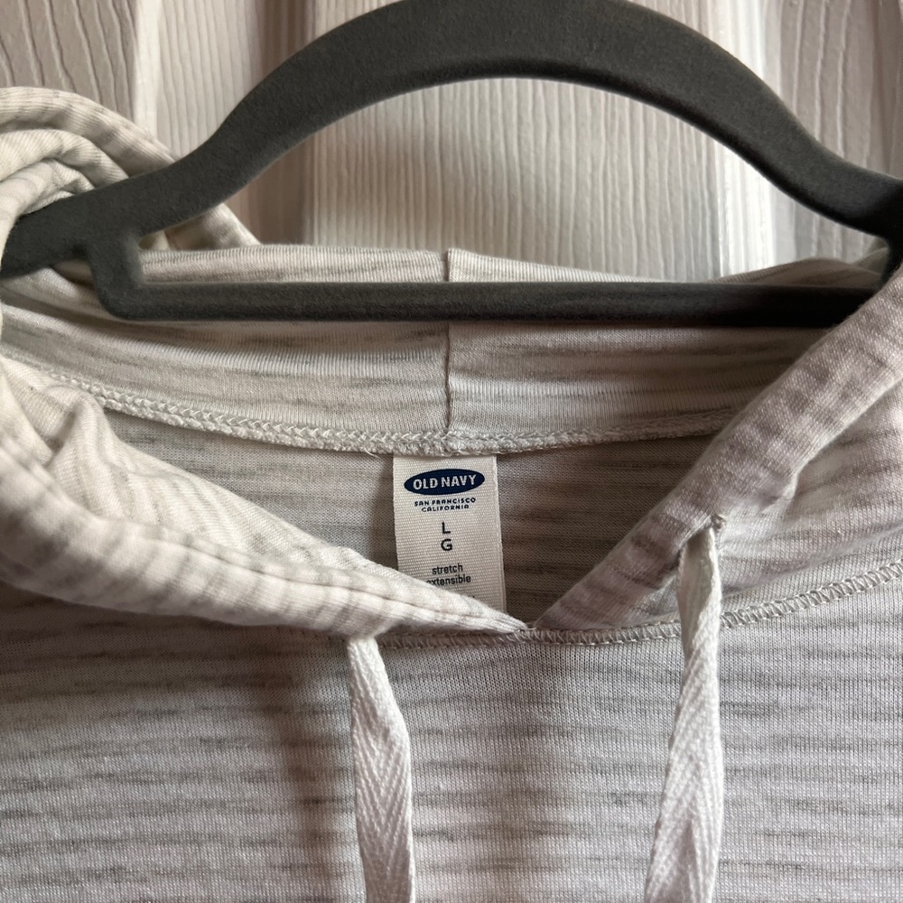 Old Navy pullover - Picture 3 of 3